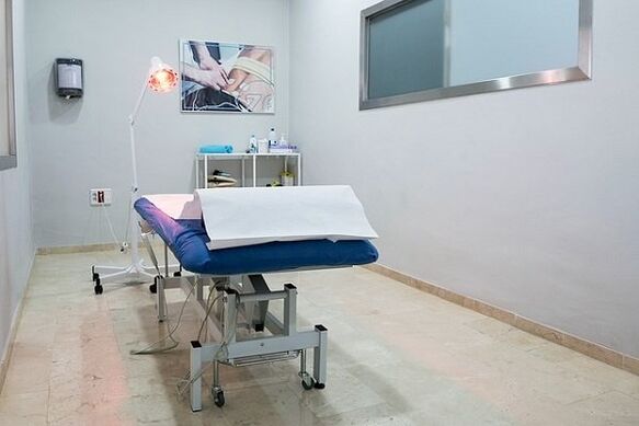 Physiotherapeutic cabinet for the treatment of prostatitis